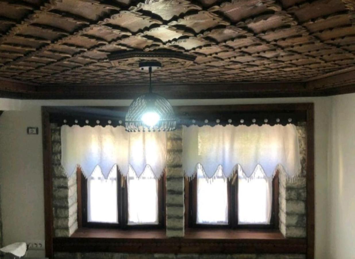 Miziriguesthouse Gjirokastër Exteriör bild