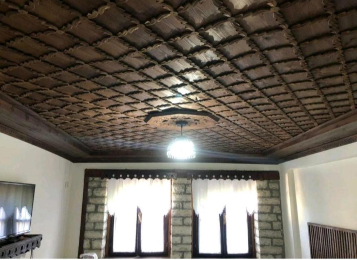 Miziriguesthouse Gjirokastër Exteriör bild