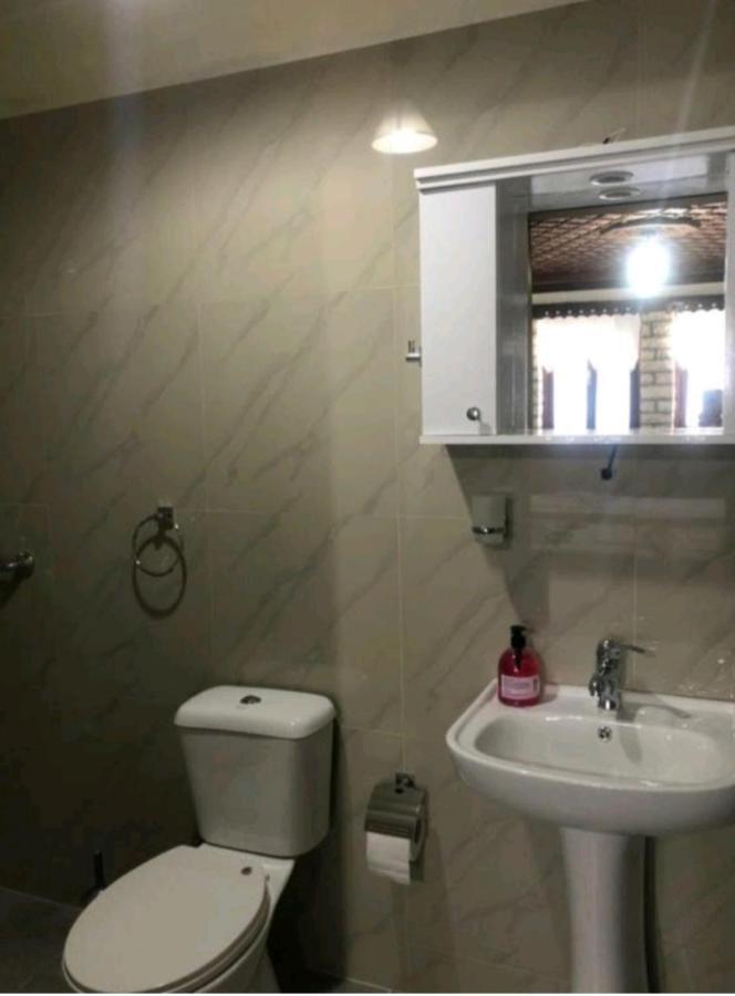 Miziriguesthouse Gjirokastër Exteriör bild