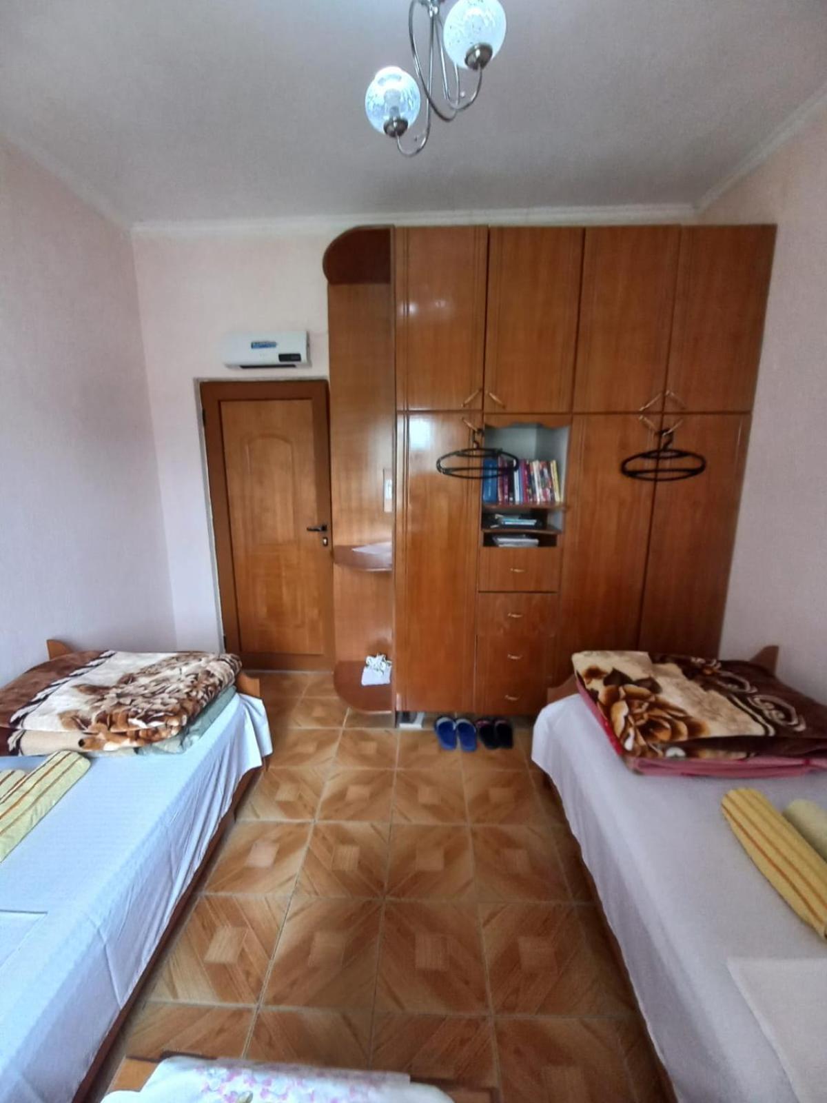 Miziriguesthouse Gjirokastër Exteriör bild
